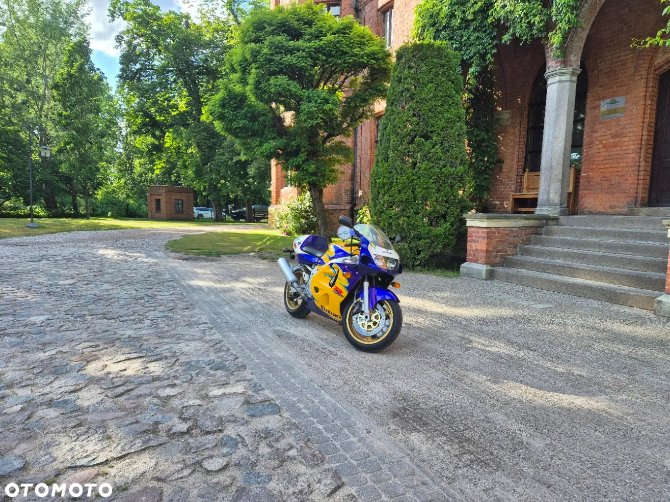 Suzuki GSX-R - 4