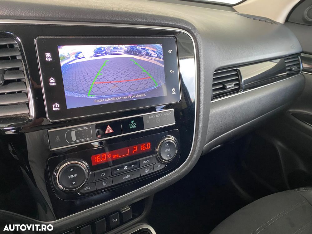 Mitsubishi Outlander - 8