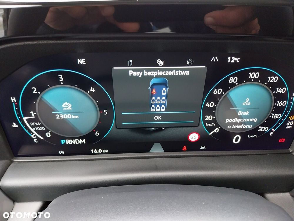 Volkswagen Caravelle Life silnik: 2,0 l TDI 150 KM / skrzynia biegów: 8-biegowa automatyczna rozstaw osi: 3500 mm - 19