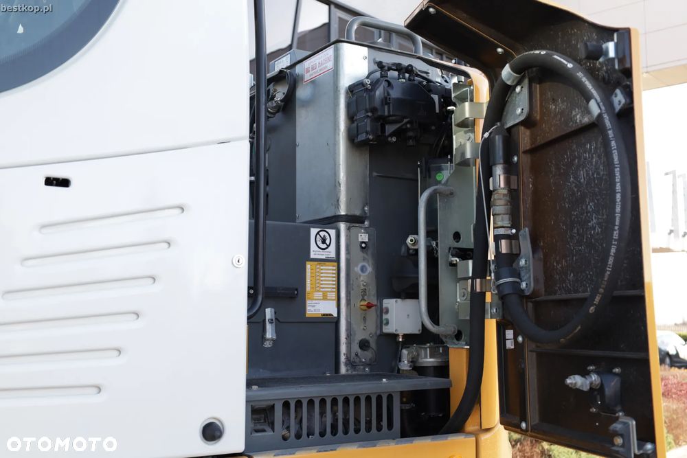 Liebherr A910 Compact Litronic - 32