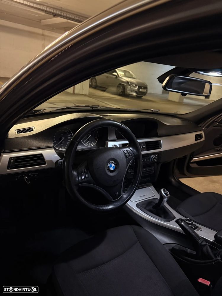 BMW 318 d - 11