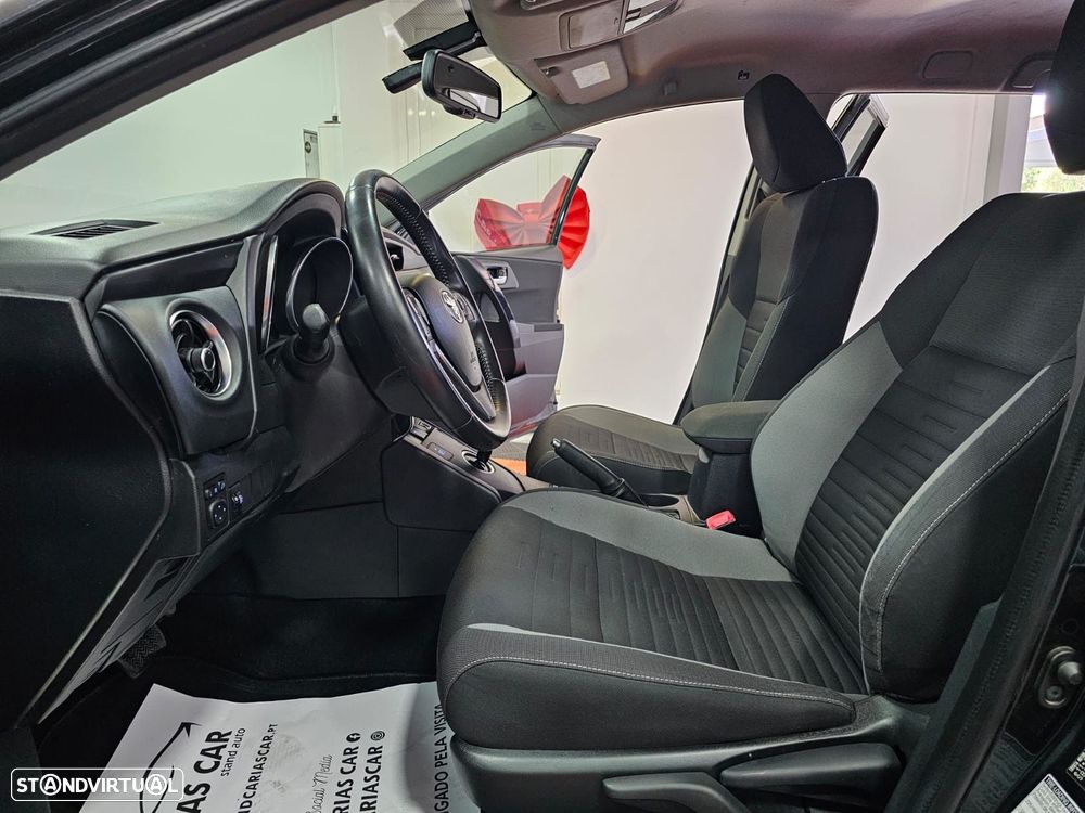 Toyota Auris - 11