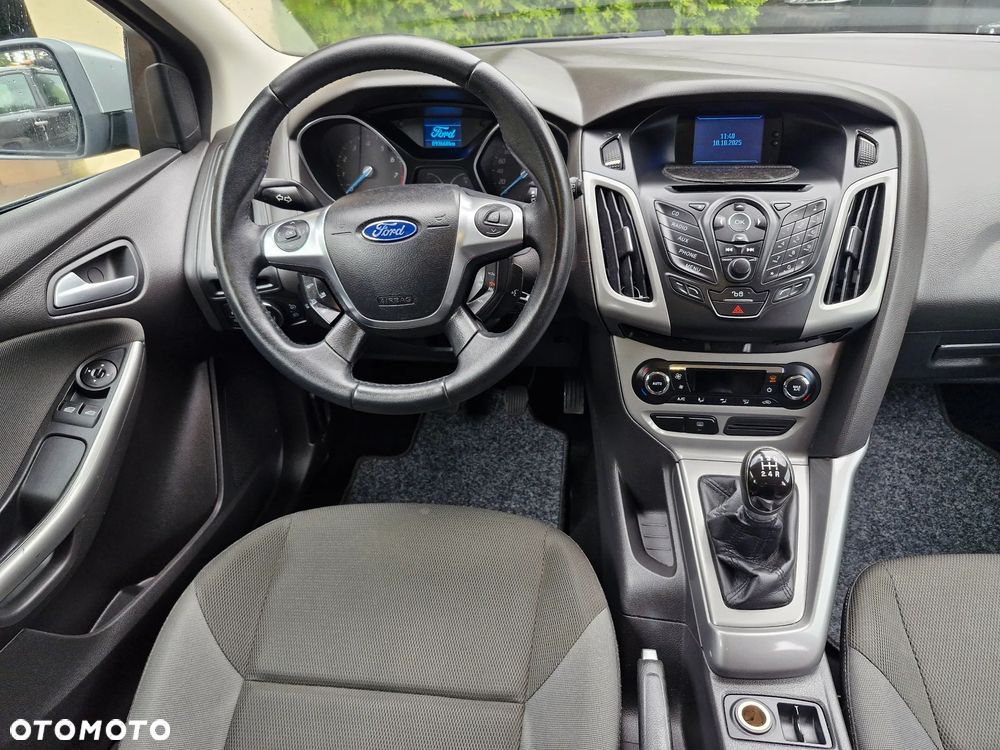 Ford Focus 1.6 Edition - 10