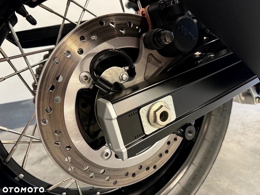 Suzuki V-STROM - 12