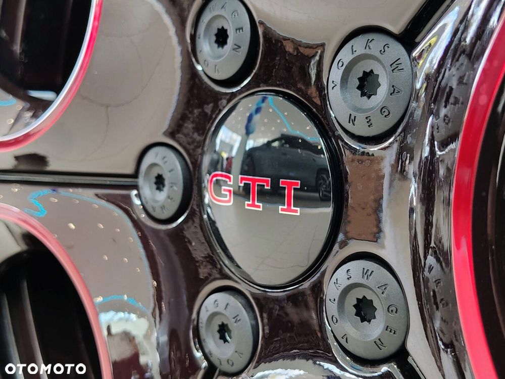 Volkswagen Golf - 14