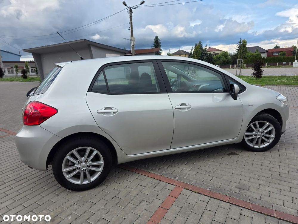 Toyota Auris 1.6 Life - 11