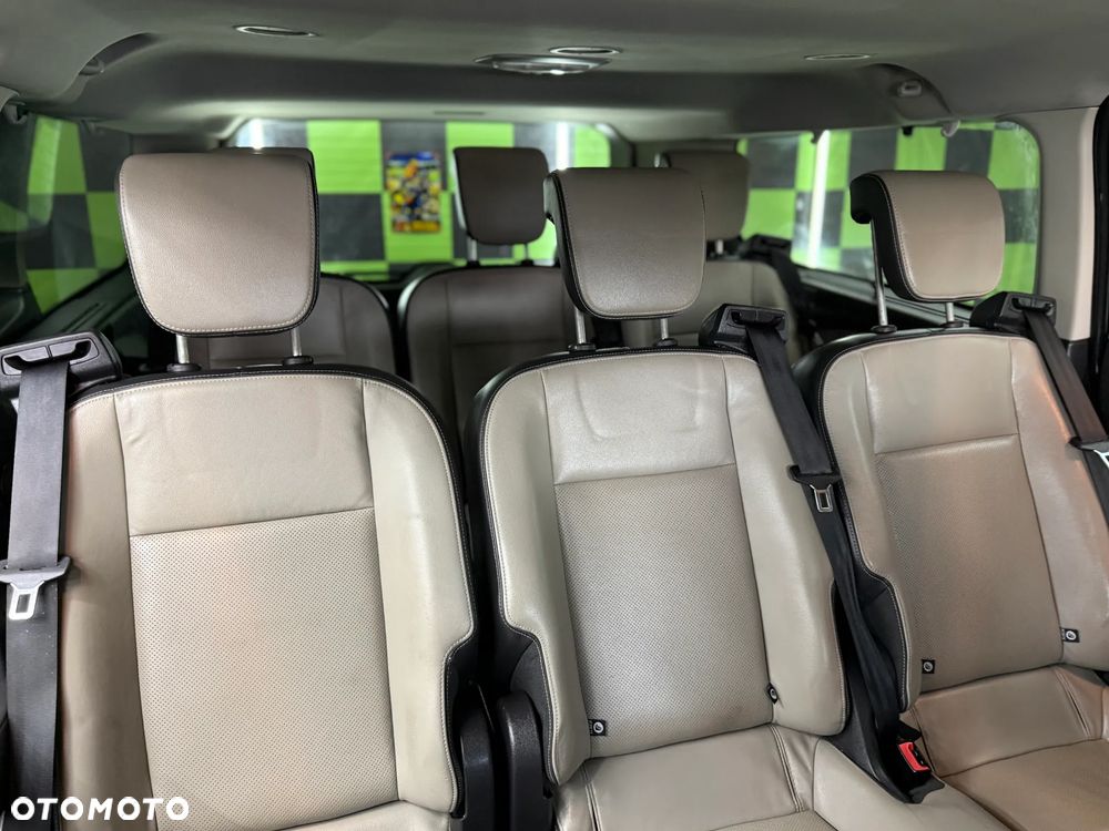 Ford Tourneo Custom 310 L2H1 VA Titanium - 23