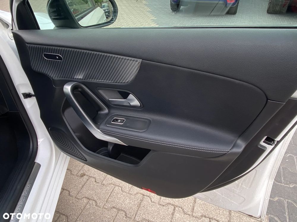 Mercedes-Benz Klasa A 250 e PHEV Progressive 8G-DCT - 29