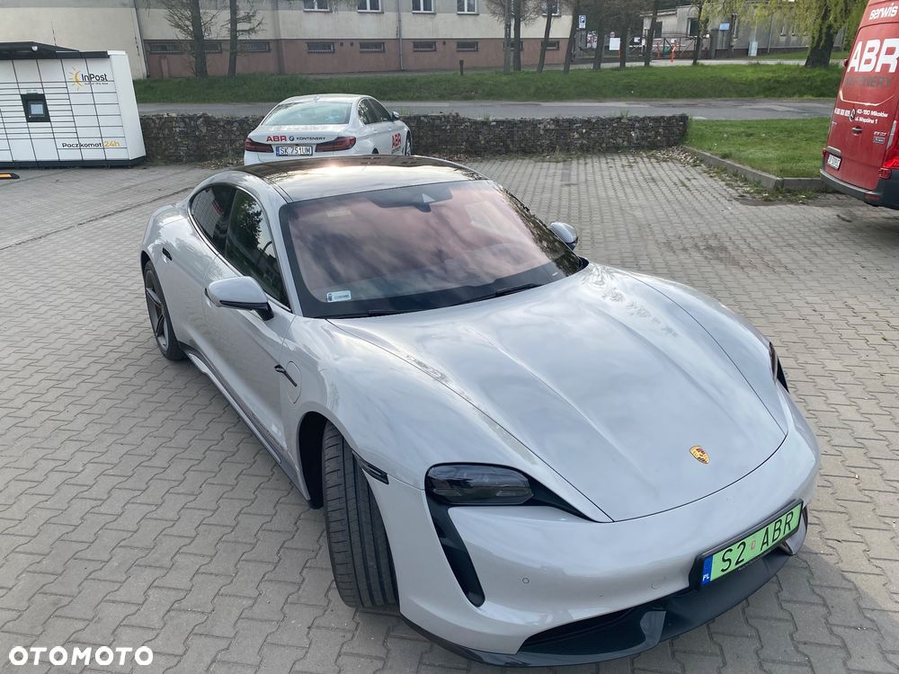 Porsche Taycan - 10