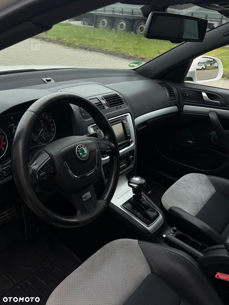 Skoda Octavia 2.0 TDI DPF RS DSG - 21