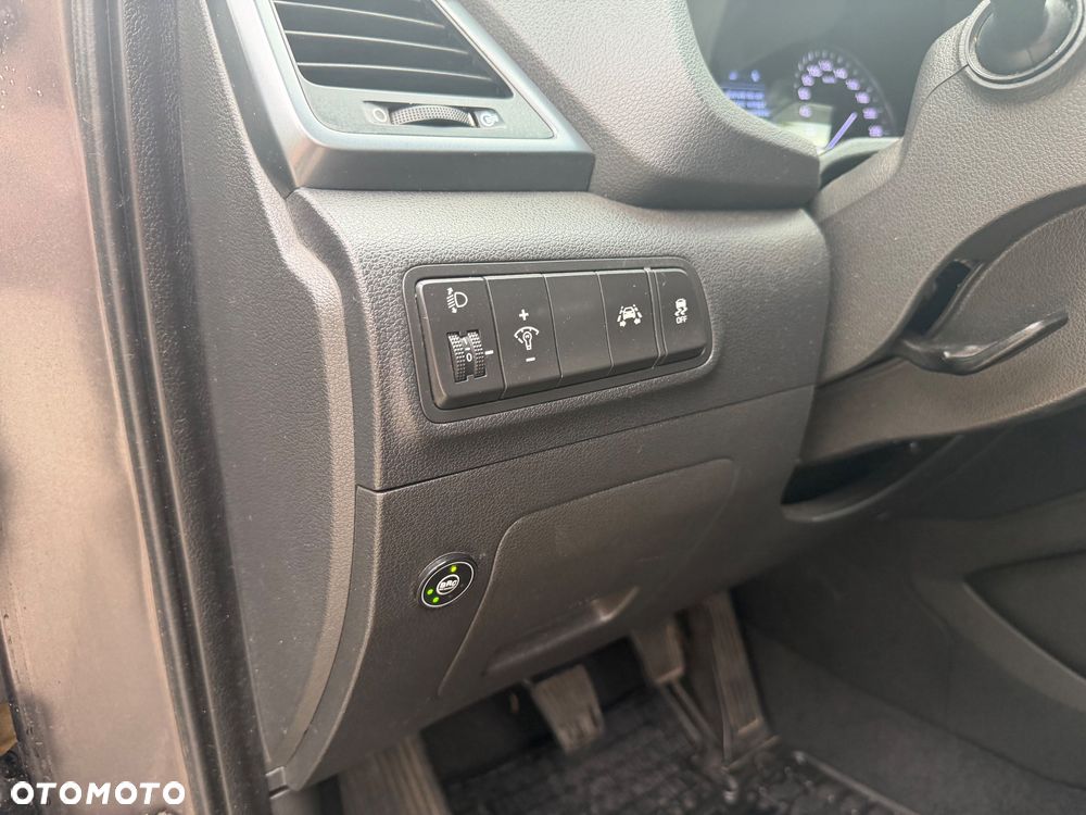 Hyundai Tucson 1.6 GDI BlueDrive GO 2WD - 23