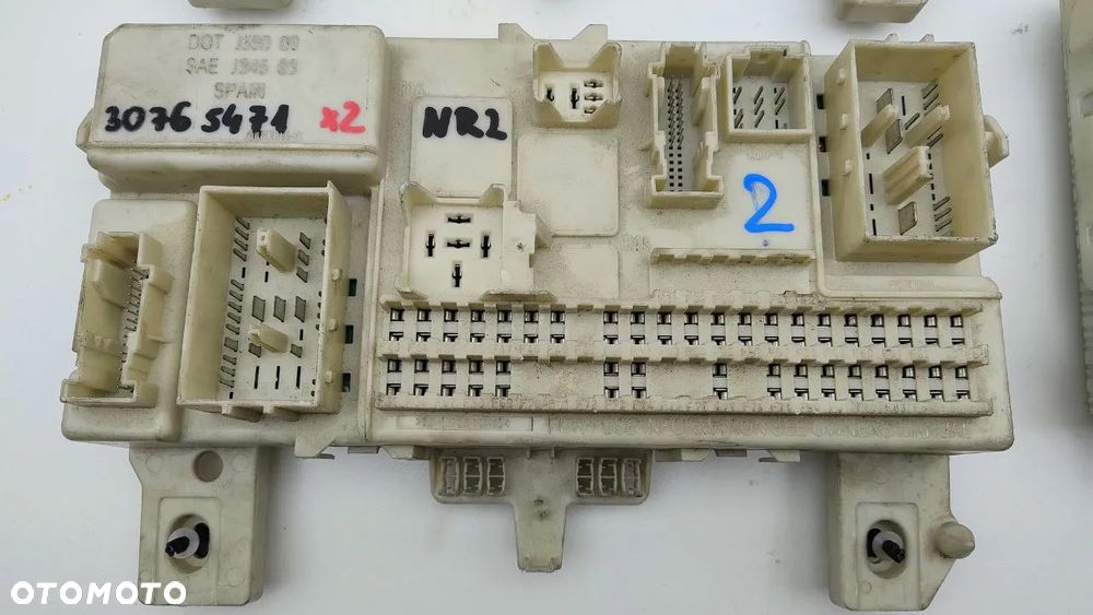 VOLVO V50 - S40 - XC60 SKRZYNKA BEZPIECZNIKÓW / MODUŁ BSI BCM CEM - 3