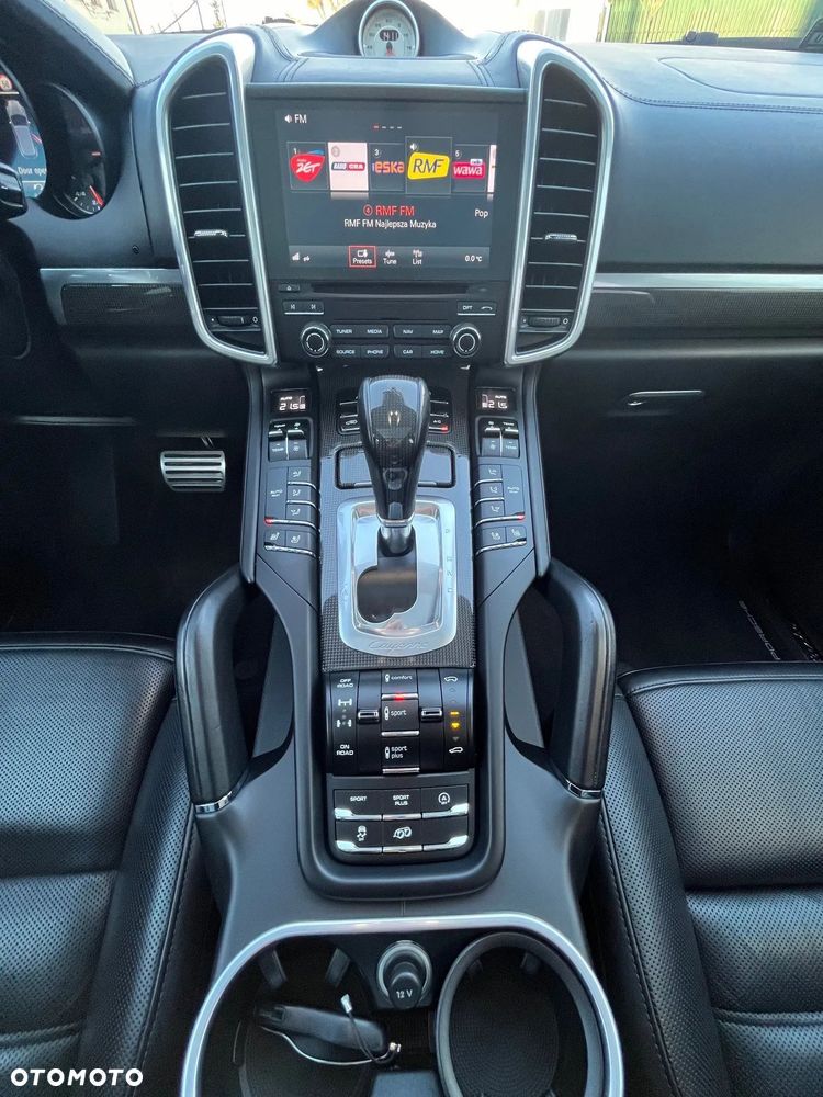 Porsche Cayenne Turbo - 14