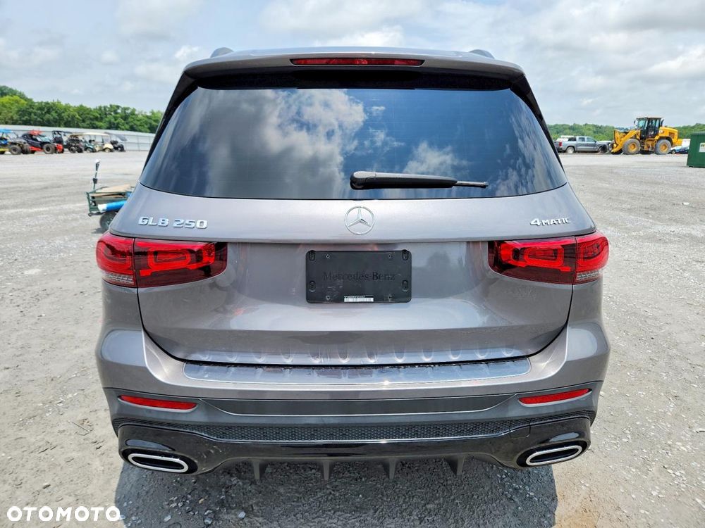 Mercedes-Benz GLB - 3