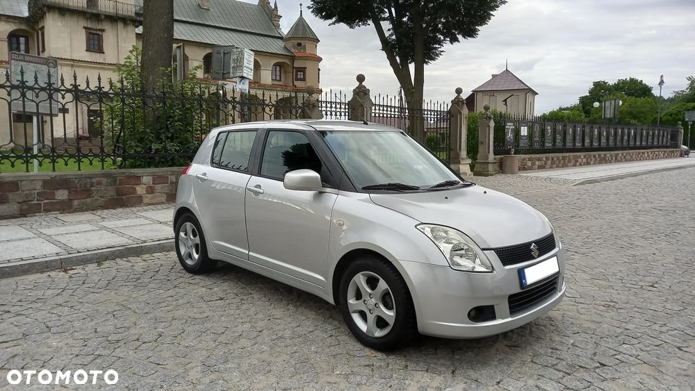 Suzuki Swift - 3