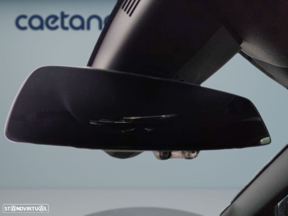 BMW iX2 eDrive20 Pack Desportivo M - 32