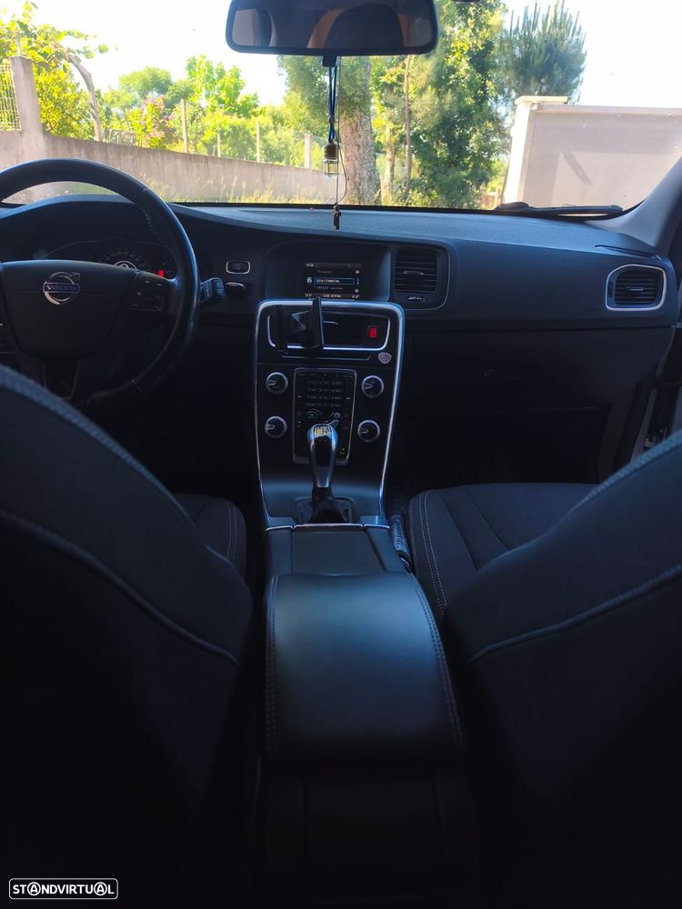 Volvo V60 2.0 D4 Momentum - 17