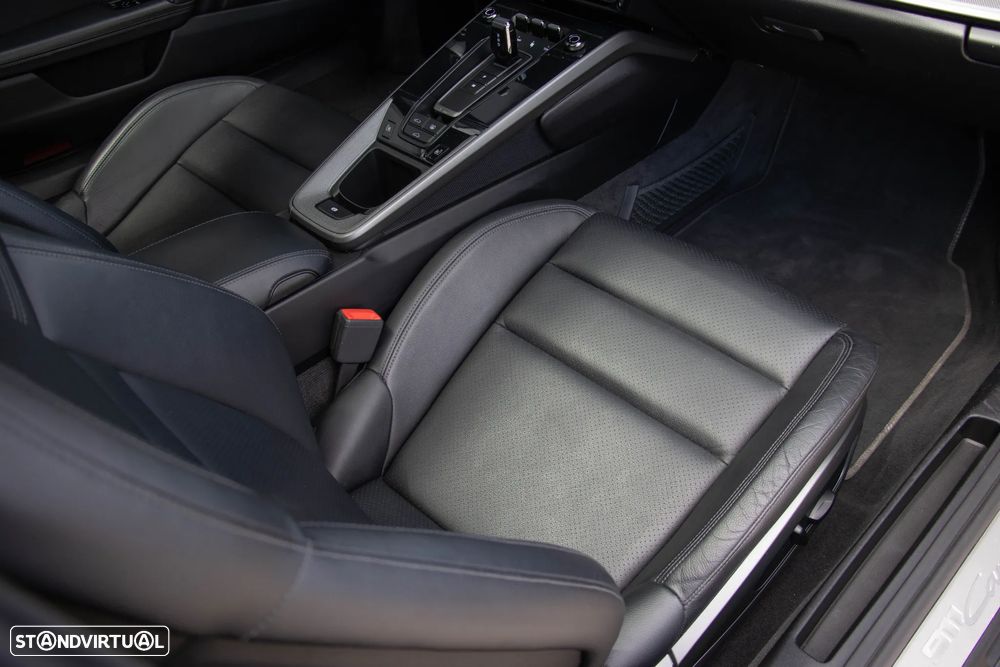 Porsche 911 (992) Carrera PDK - 32