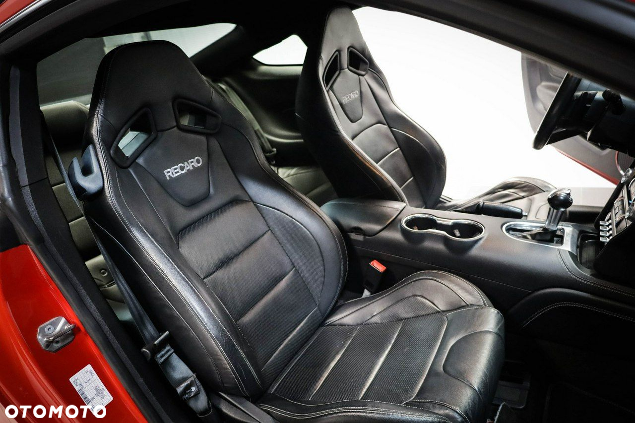 Ford Mustang 5.0 V8 GT - 16