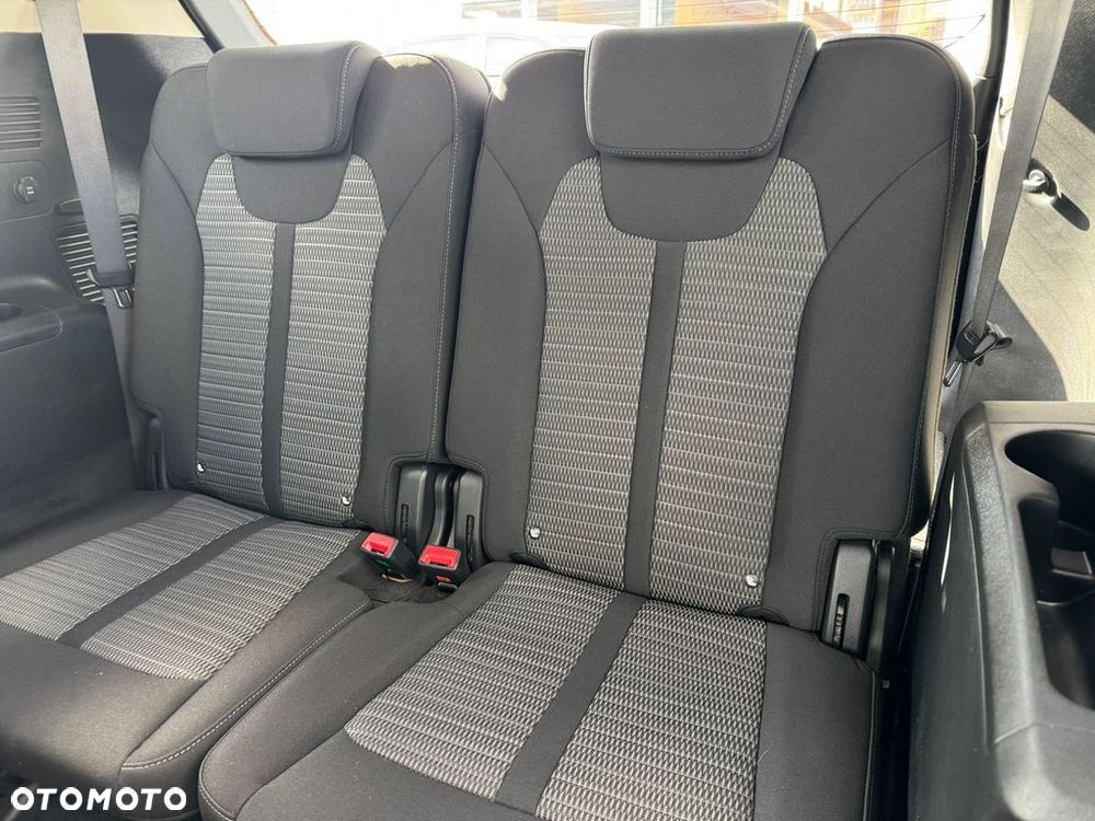 Kia Sorento 1.6 T-GDI HEV L 7os - 22