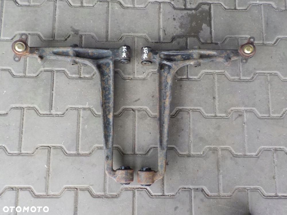 VW T4 90-95 WAHACZ PRAWY LEWY DÓŁ DOLNY