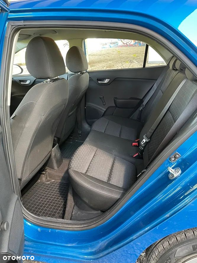 Kia Rio 1.2 L - 11