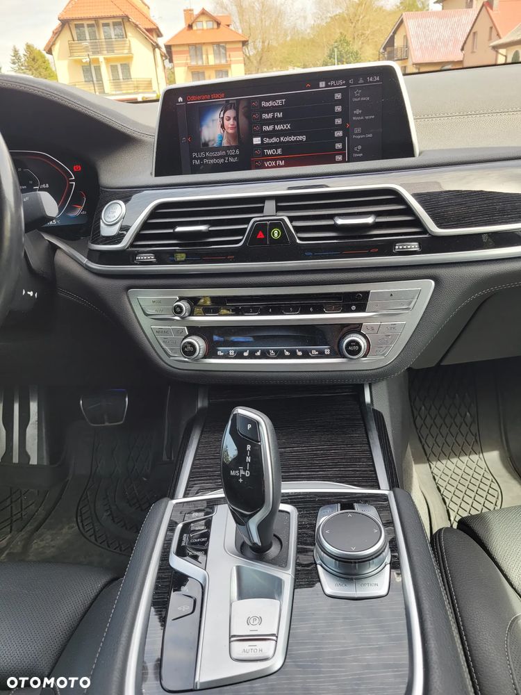 BMW Seria 7 730d mHEV - 11