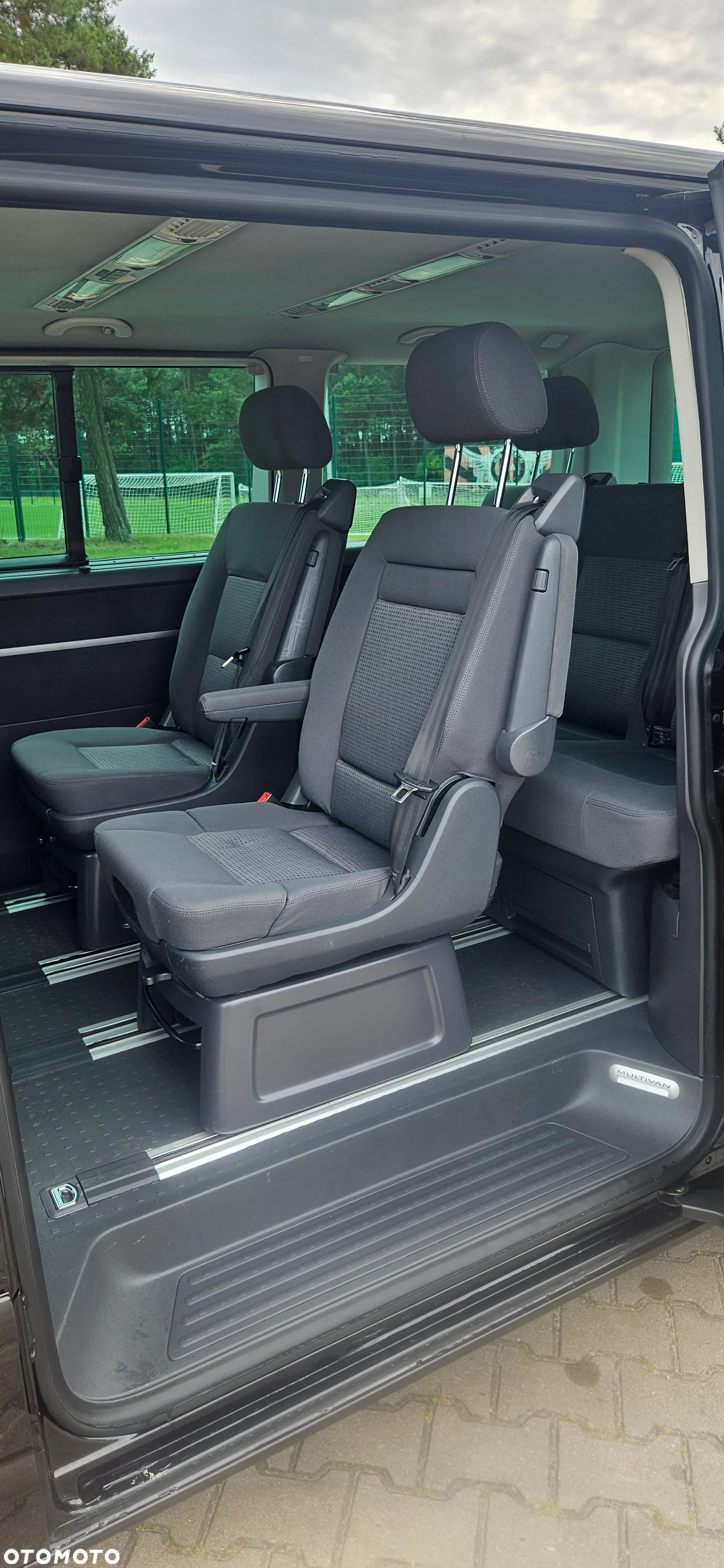 Volkswagen Multivan - 7