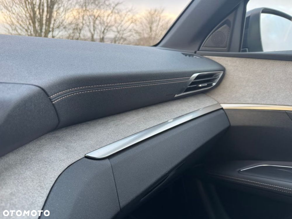 Peugeot 3008 1.6 PureTech HYbrid4 GT Line S&S EAT8 - 35