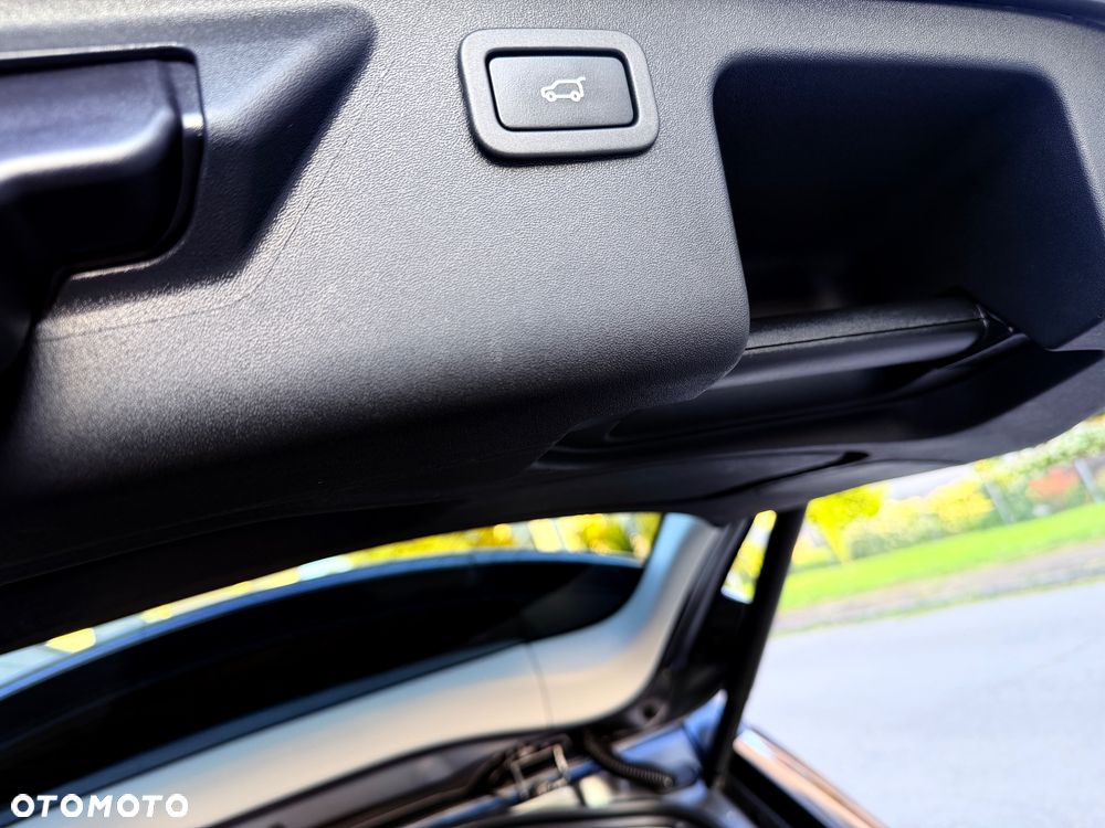 Land Rover Discovery Sport D180 HSE - 29