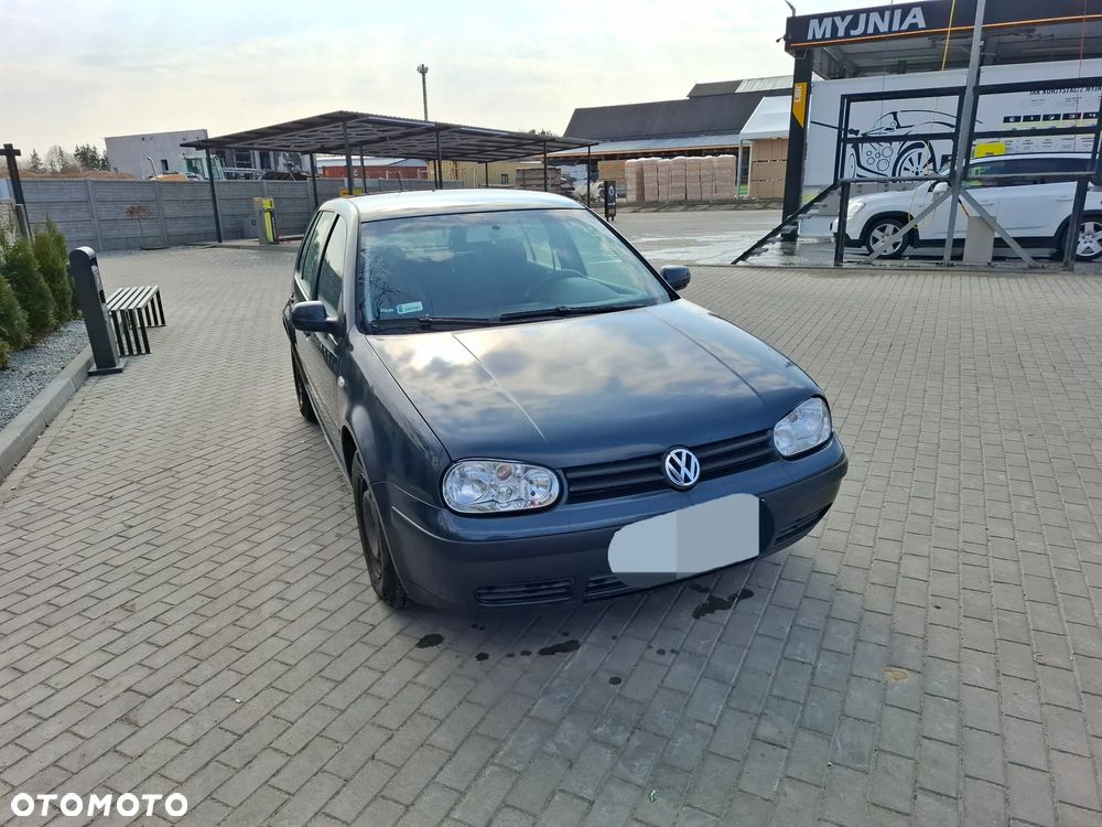 Volkswagen Golf - 2