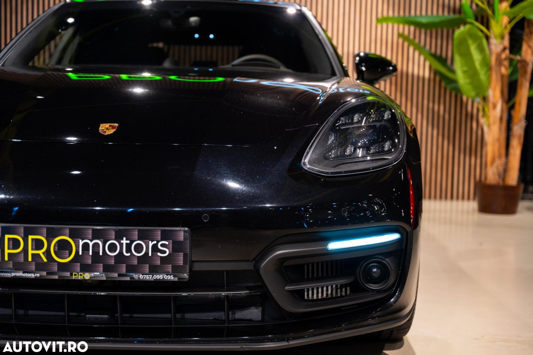 Porsche Panamera - 4