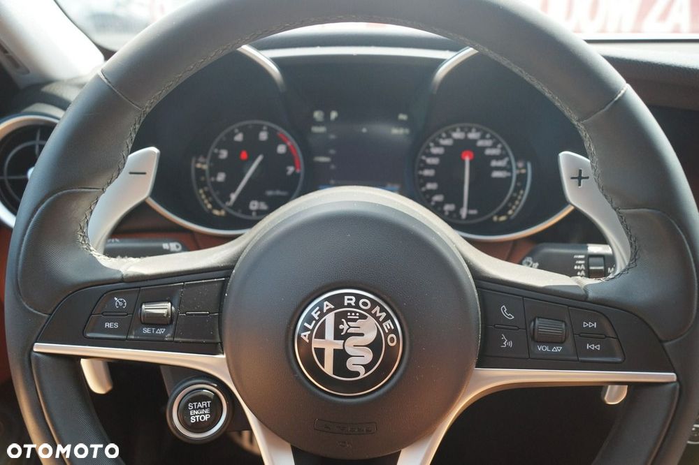 Alfa Romeo Giulia - 31