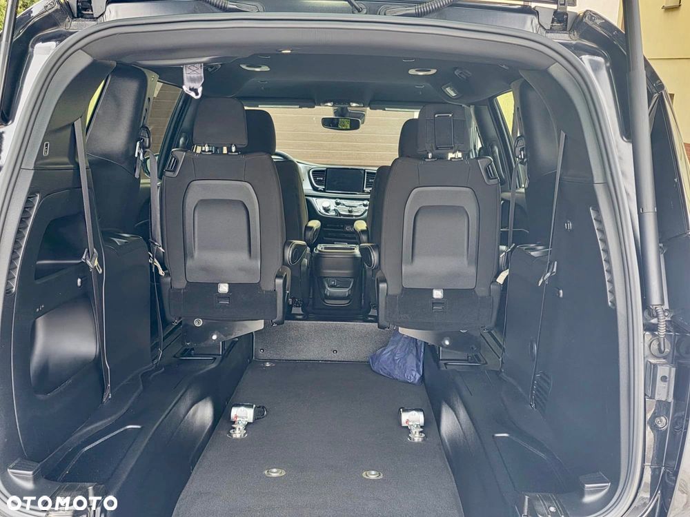 Chrysler Pacifica - 10