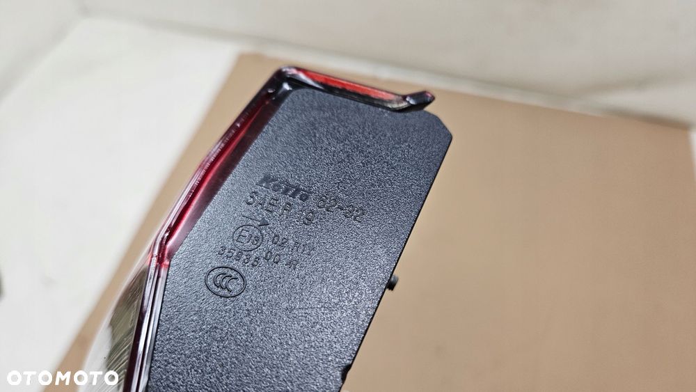 lampa tył tylna prawa w klapę toyota mirai - 11