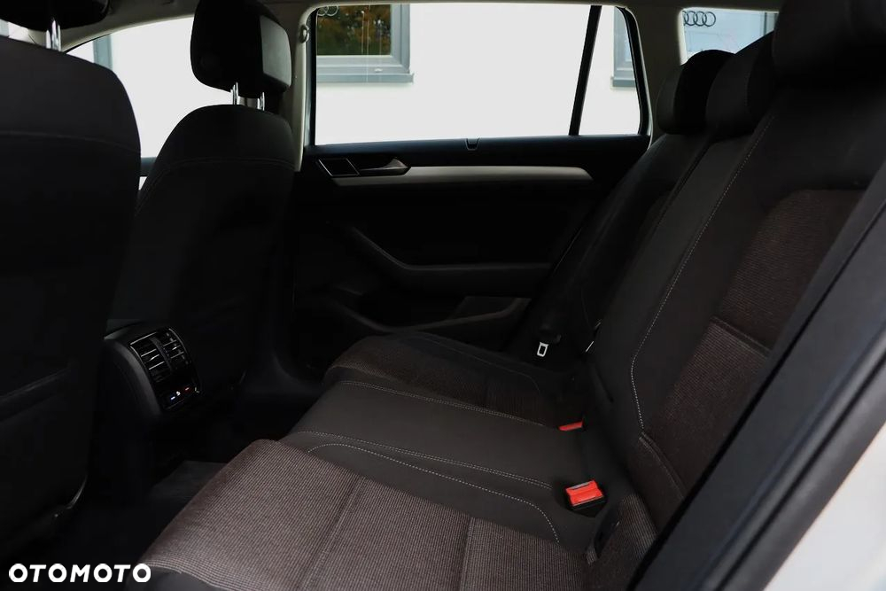 Volkswagen Passat 2.0 TDI BMT Comfortline DSG - 17