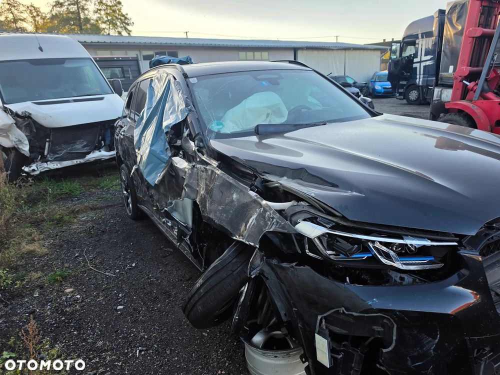 BMW iX3 - 29