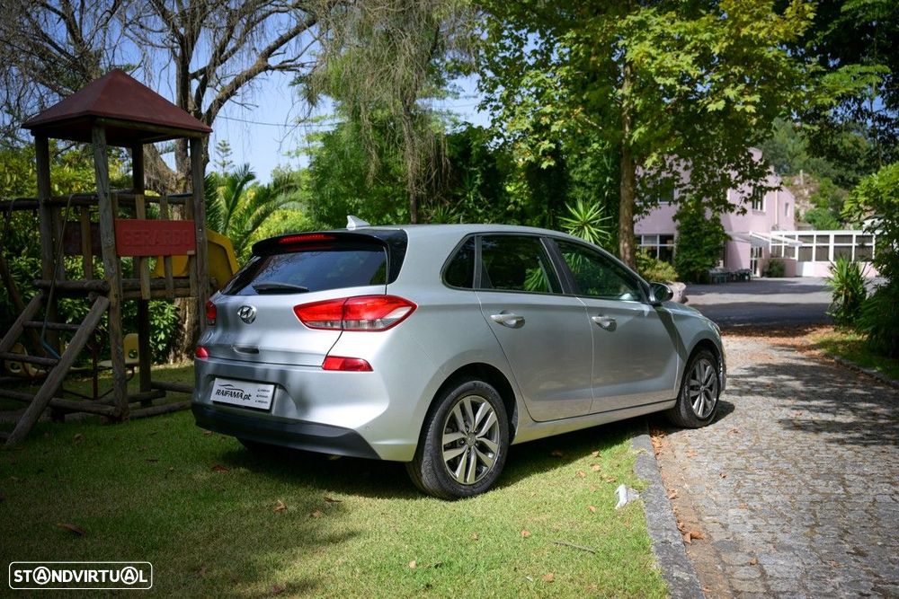 Hyundai i30 1.6 CRDI STyle+Navi - 10