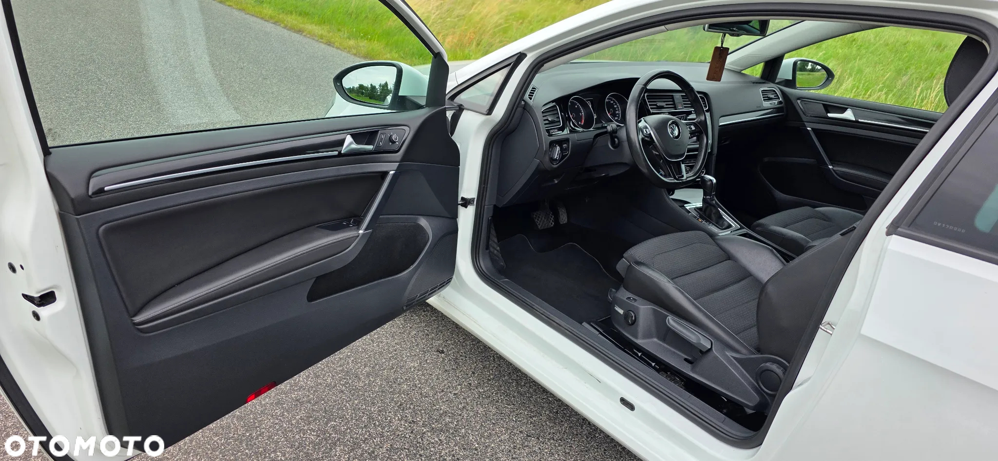 Volkswagen Golf 2.0 TDI (BlueMotion Technology) DSG Comfortline - 12