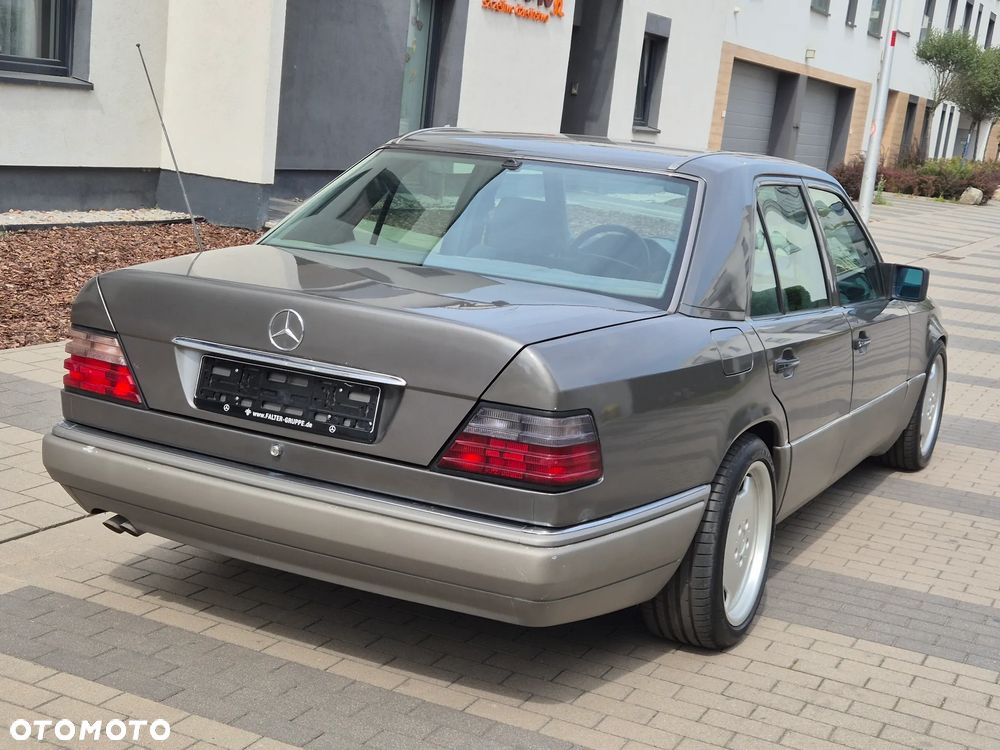 Mercedes-Benz W124 (1984-1993) - 31