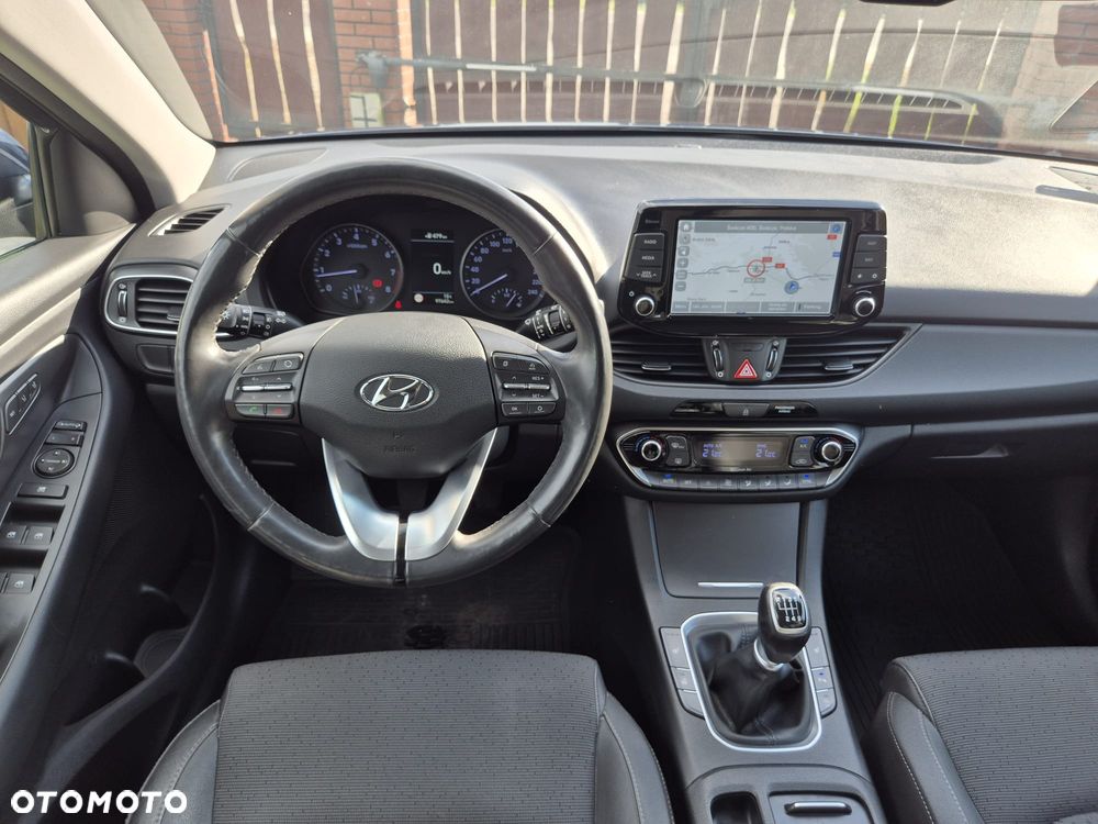 Hyundai i30 1.4 T-GDI Premiere Luxury - 3