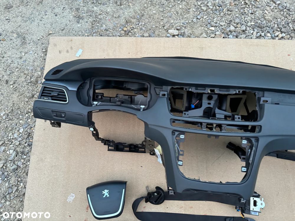 DESKA KONSOLA KOKPIT PODUSZKA PASY PEUGEOT 508 - 3