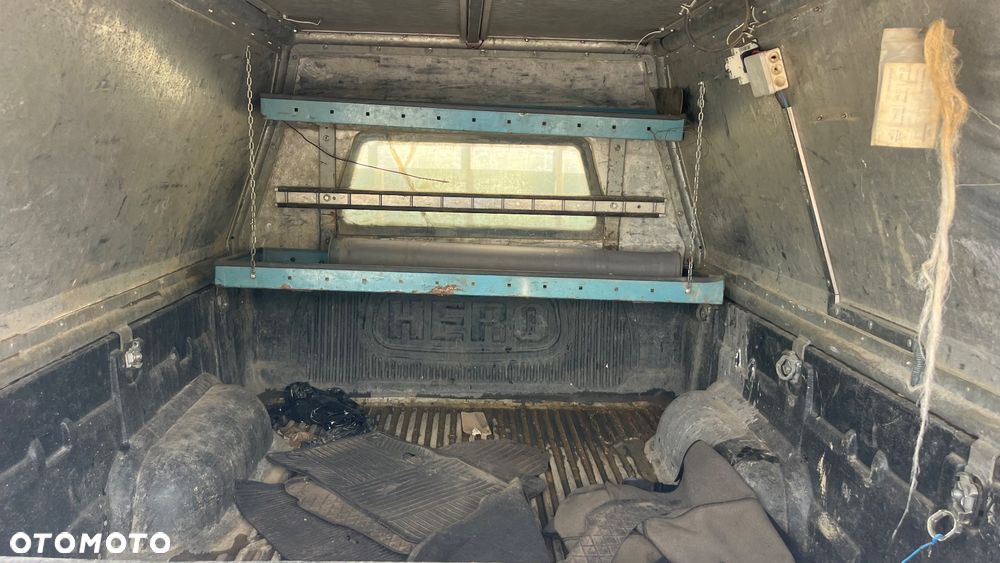 Toyota Hilux 2.5 D-4D DLX + - 23