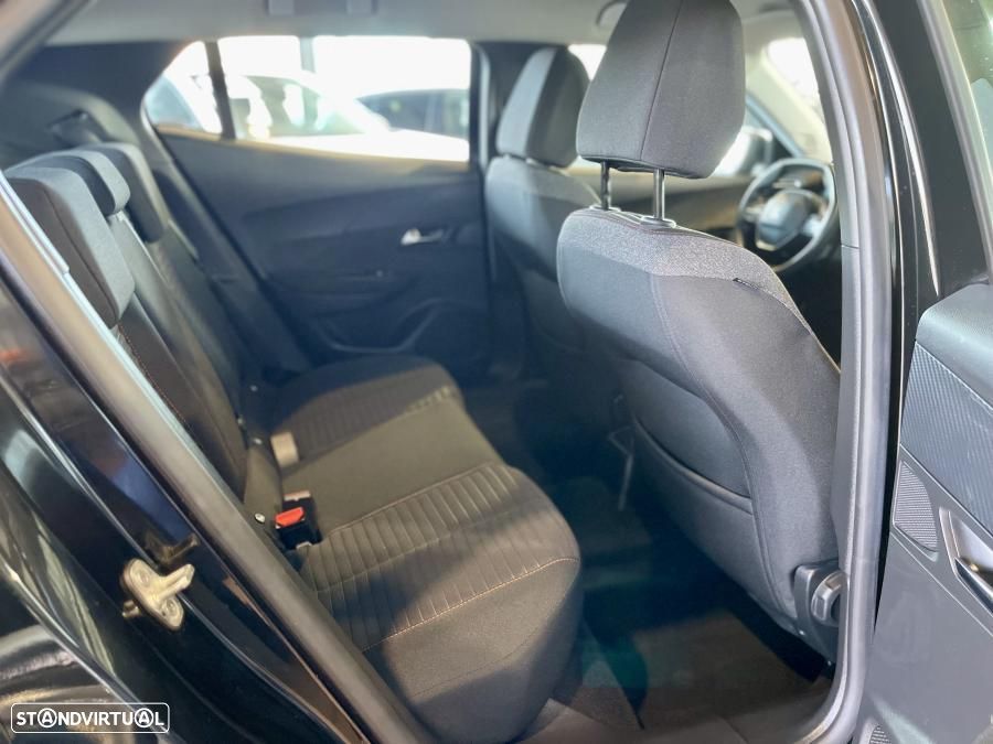 Peugeot 2008 1.2 PureTech Active Pack EAT8 - 27