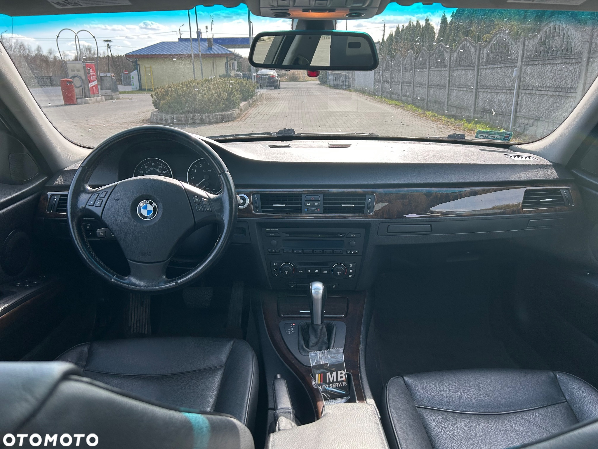 BMW Seria 3 330i Touring - 10