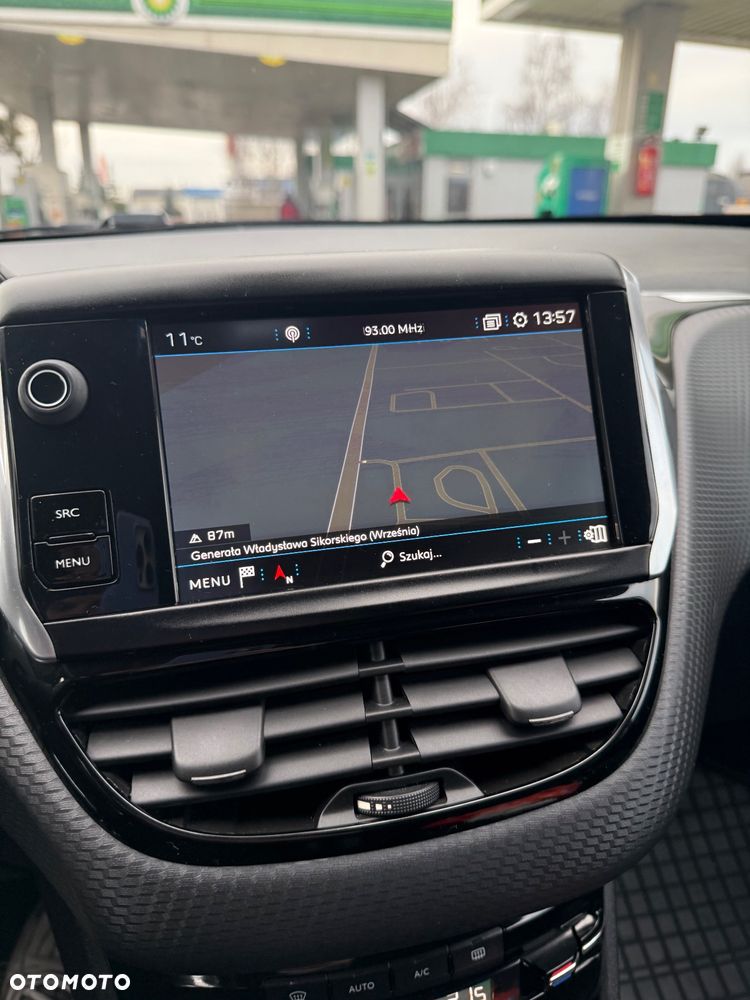 Peugeot 208 1.2 PureTech Allure - 16