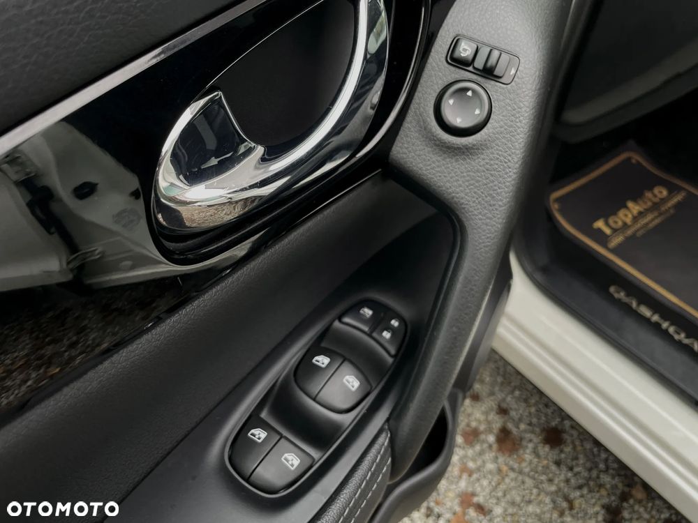 Nissan Qashqai 1.3 DIG-T N-Connecta EU6d - 32