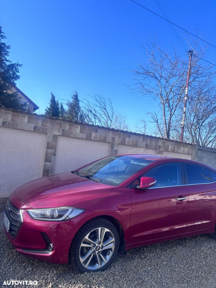Hyundai Elantra 1.6 CRDI Comfort - 4
