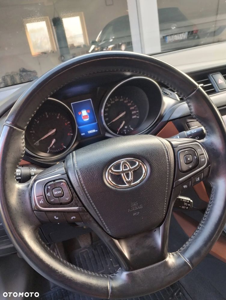 Toyota Avensis 2.0 D-4D Premium - 9