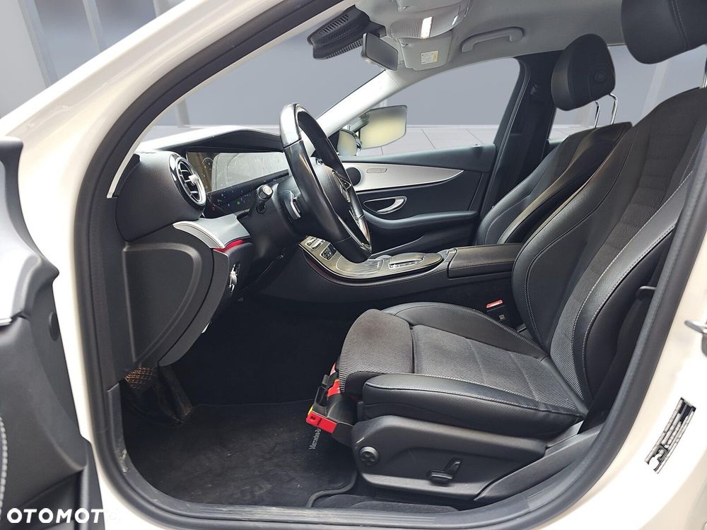 Mercedes-Benz Klasa E - 9